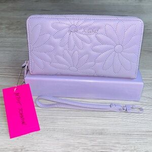 🌼 Betsey Johnson Lavender Wildflower Quilted Wallet NWT